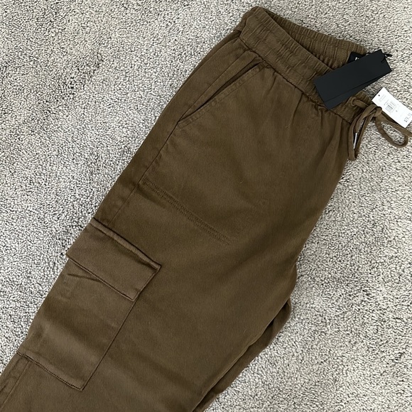 Banana Republic Jogger with Cargo Pockets - Picture 2 of 5